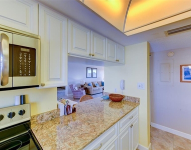 3240 Gulf Of Mexico Drive - Photo Thumbnail 11