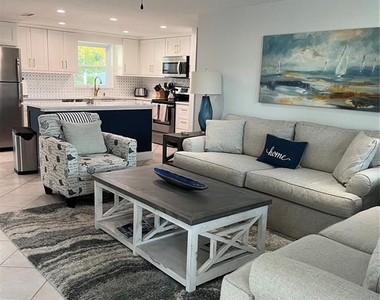 345 Avenida Leona - Photo Thumbnail 4