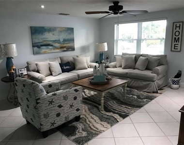 345 Avenida Leona - Photo Thumbnail 3