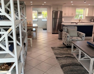 345 Avenida Leona - Photo Thumbnail 5