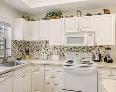8350 Wingate Drive - Photo Thumbnail 15