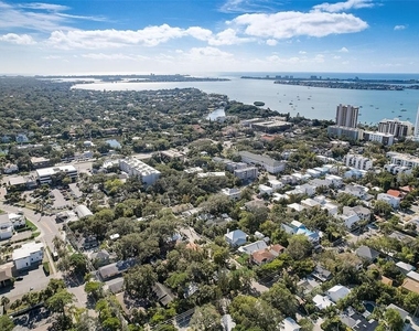 626 S Osprey Avenue - Photo Thumbnail 23