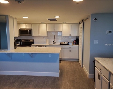 1050 Longboat Club Road - Photo Thumbnail 20