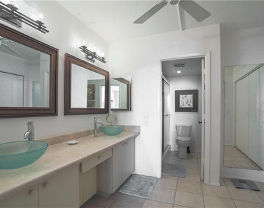 1925 Gulf Of Mexico Drive - Photo Thumbnail 16