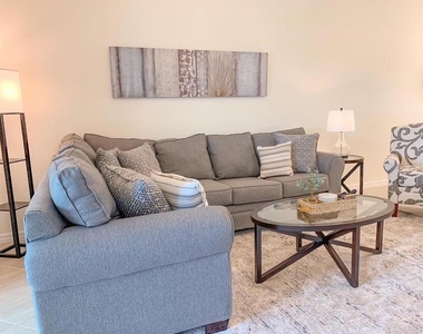 5710 Palmer Circle - Photo Thumbnail 4