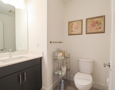 1703 N Tamiami Trail - Photo Thumbnail 28