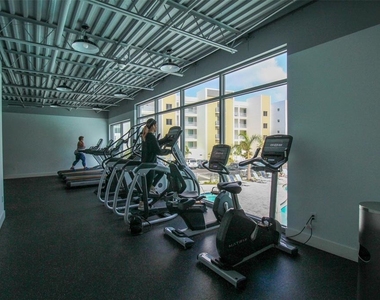 1703 N Tamiami Trail - Photo Thumbnail 8
