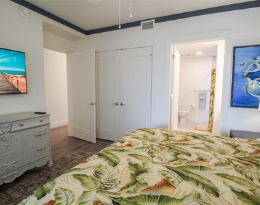 1703 N Tamiami Trail - Photo Thumbnail 23
