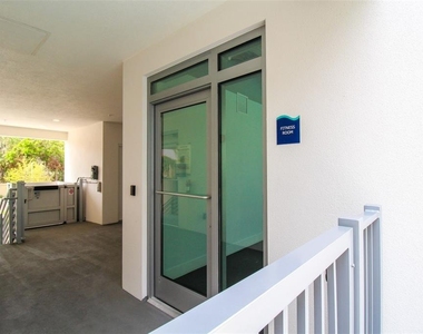 1703 N Tamiami Trail - Photo Thumbnail 7