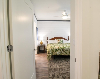 1703 N Tamiami Trail - Photo Thumbnail 19