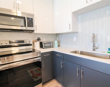 1703 N Tamiami Trail - Photo Thumbnail 31