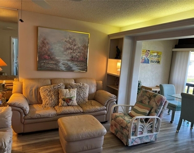 4638 Longwater Chase - Photo Thumbnail 4