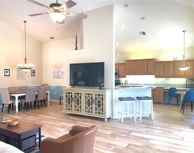 6372 Rookery Circle - Photo Thumbnail 10