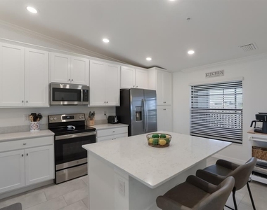 5721 Palmer Circle - Photo Thumbnail 5