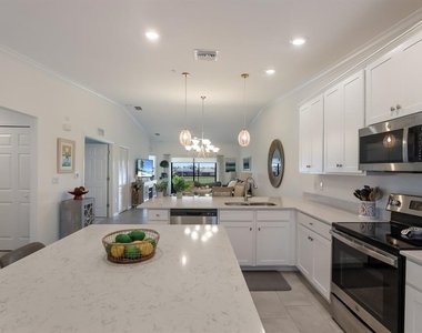 5721 Palmer Circle - Photo Thumbnail 9