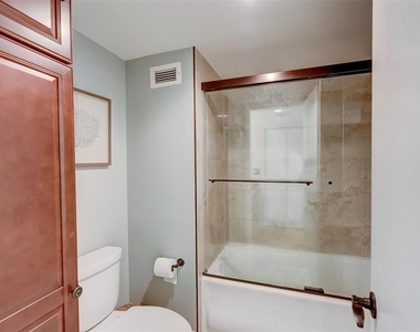 2425 Gulf Of Mexico Drive - Photo Thumbnail 21