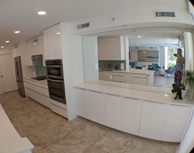 2425 Gulf Of Mexico Drive - Photo Thumbnail 54