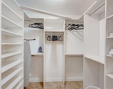 2425 Gulf Of Mexico Drive - Photo Thumbnail 23