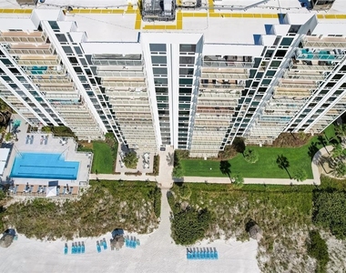 2425 Gulf Of Mexico Drive - Photo Thumbnail 42