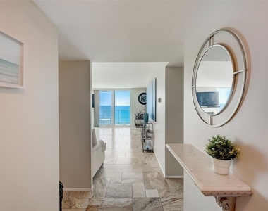 2425 Gulf Of Mexico Drive - Photo Thumbnail 5