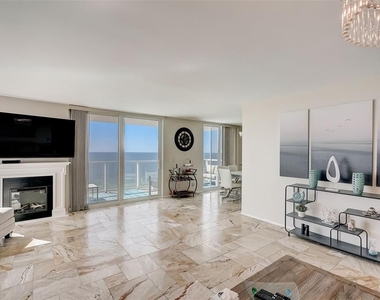 2425 Gulf Of Mexico Drive - Photo Thumbnail 3