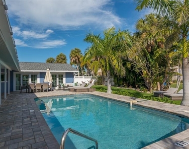 500 Schooner Lane - Photo Thumbnail 3