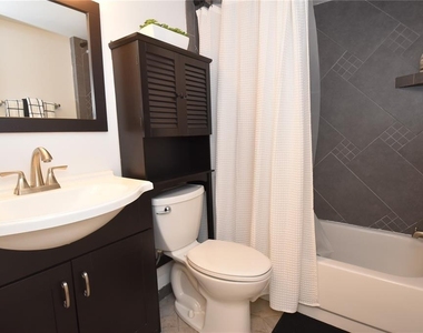 1716 Glenhouse Drive - Photo Thumbnail 4