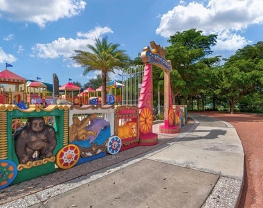 326 S Lime Avenue - Photo Thumbnail 54
