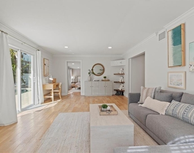 326 S Lime Avenue - Photo Thumbnail 7