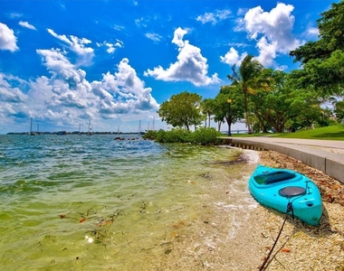 326 S Lime Avenue - Photo Thumbnail 75