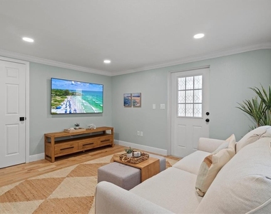 326 S Lime Avenue - Photo Thumbnail 14