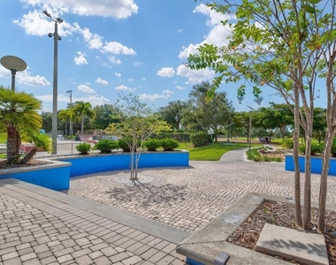 326 S Lime Avenue - Photo Thumbnail 53