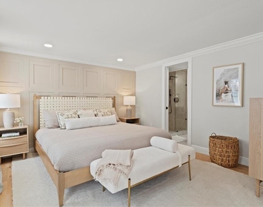 326 S Lime Avenue - Photo Thumbnail 1