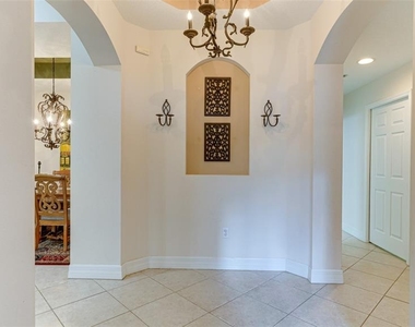 9454 Discovery Terrace - Photo Thumbnail 2