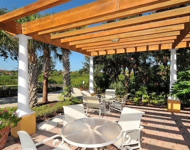 9454 Discovery Terrace - Photo Thumbnail 40