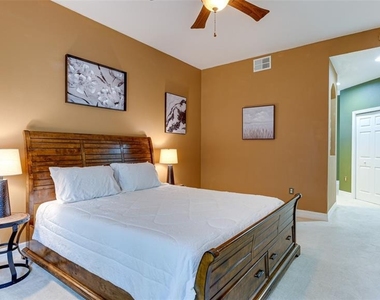 9454 Discovery Terrace - Photo Thumbnail 14