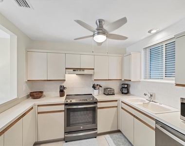 500 S Washington Drive - Photo Thumbnail 4