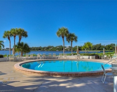 1622 Stickney Point Road - Photo Thumbnail 24