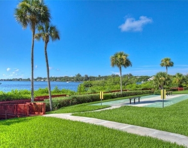 1622 Stickney Point Road - Photo Thumbnail 20