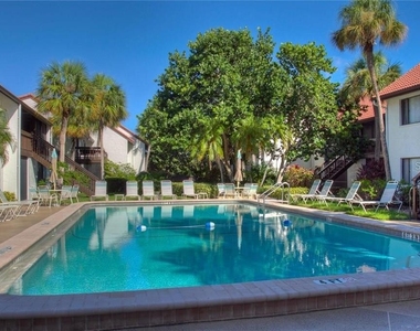 1622 Stickney Point Road - Photo Thumbnail 18