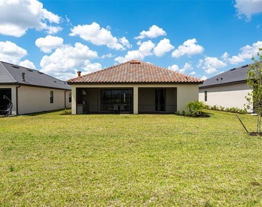 5725 Cheech Glen - Photo Thumbnail 28