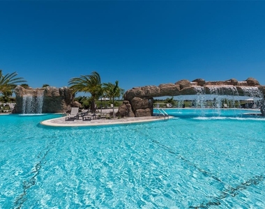 5725 Cheech Glen - Photo Thumbnail 34