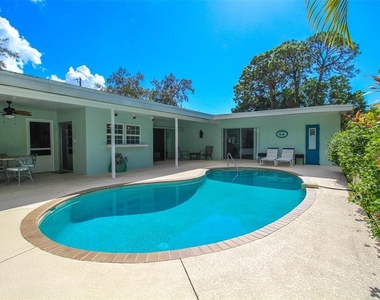 3223 Rowena Street - Photo Thumbnail 44