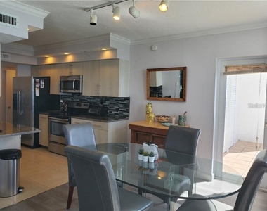 1050 Longboat Club Road - Photo Thumbnail 11