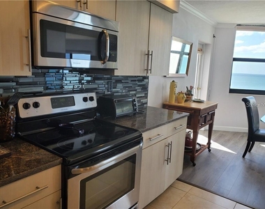 1050 Longboat Club Road - Photo Thumbnail 10