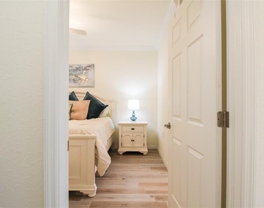16814 Vardon Terrace - Photo Thumbnail 12