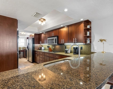 5760 Midnight Pass Road - Photo Thumbnail 10