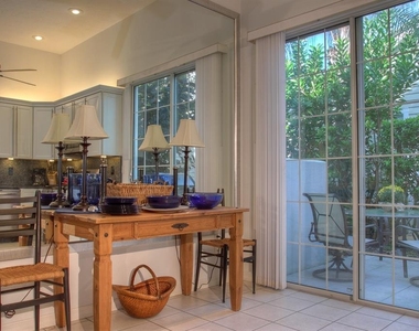 7911 Whitebridge Glen - Photo Thumbnail 17