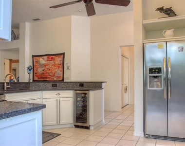 7911 Whitebridge Glen - Photo Thumbnail 18