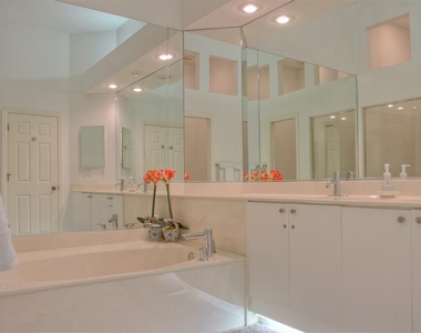 7911 Whitebridge Glen - Photo Thumbnail 23